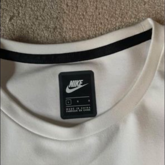 BRAND NEW Nike tech long sleeve - Picture 4 of 6
